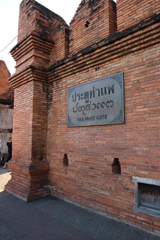 Z'S Hostel At Tha Phae Gate Chiang Mai Exterior foto